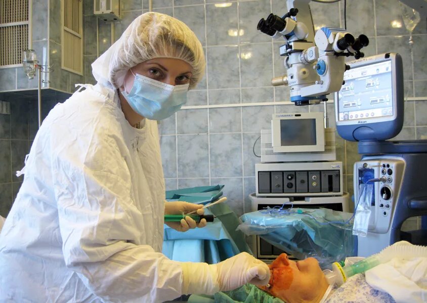 Синявский олег алексеевич. Детская областная больница глазное отделение. Нейрохирургия окб томск. Учебный 5 больница 2 офтальмология. Окб офтальмологическое отделение томск.