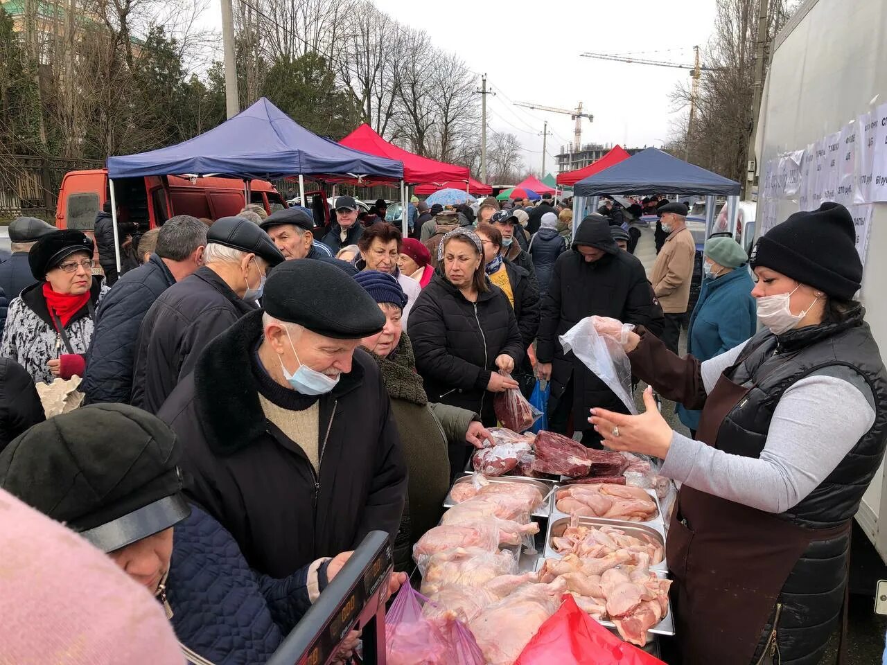 Майкоп последние новости. Ярмарка выходного дня. Продовольственная ярмарка. Русские ярмарки. Ярмарка выходного дня Майкоп.