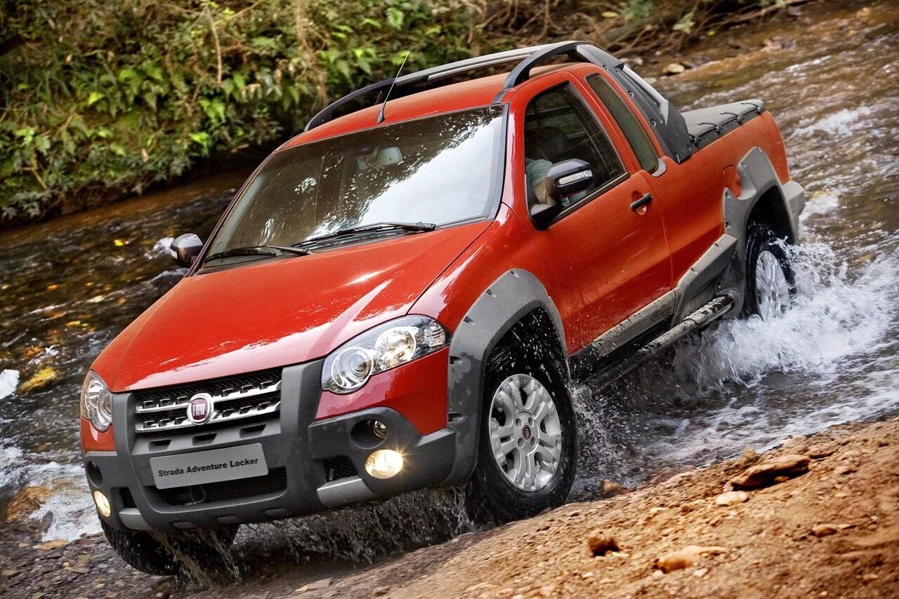 Пикап Фиат страда. Fiat strada Adventure 4x4. Fiat strada Volcano 1.3. Fiat strada Adventure ce салон.