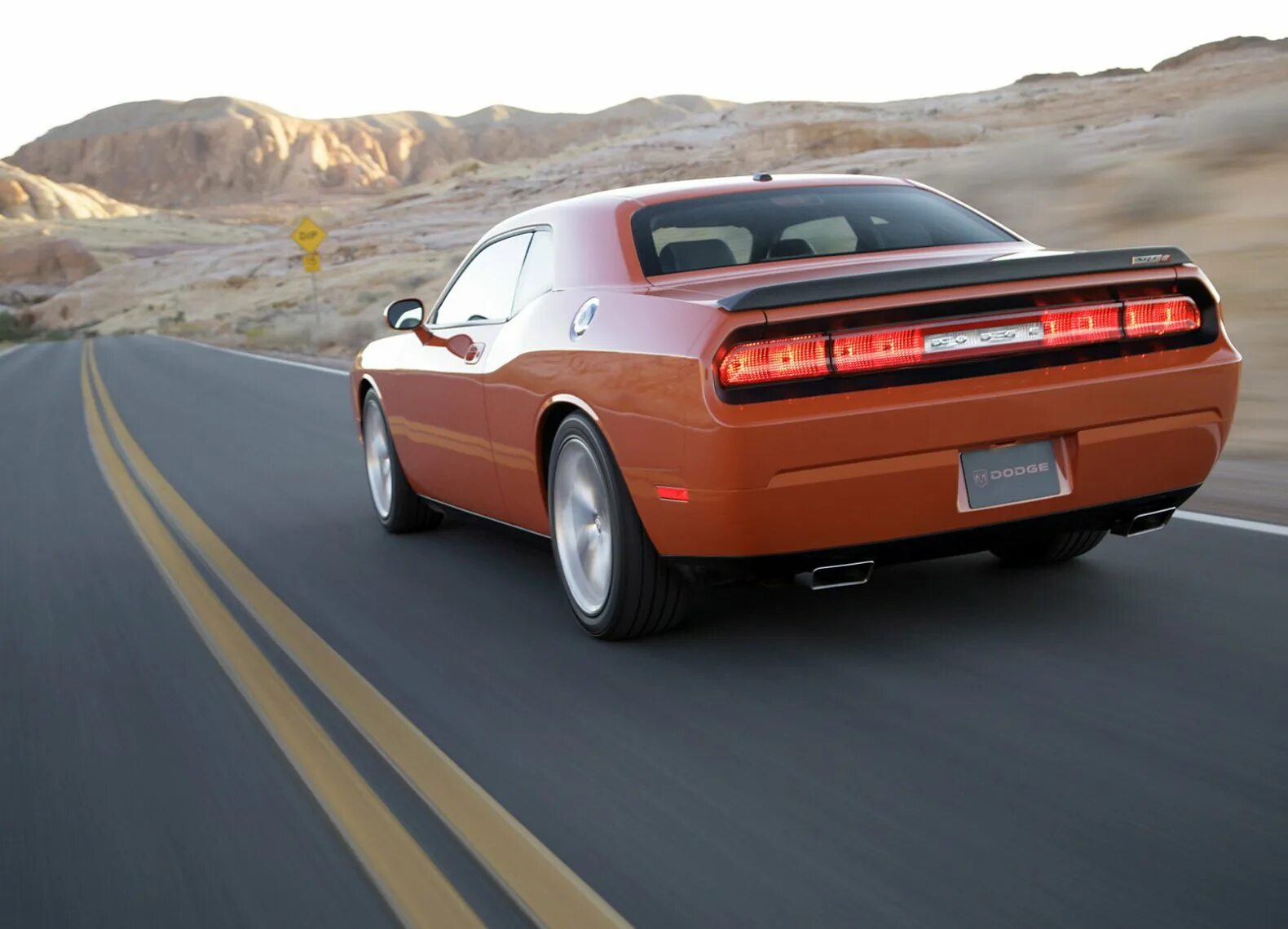 Что значит додж. Додж челленджер 2008. dodge challenger srt 2008. dodge challenger srt8 2008. dodge challenger srt8.