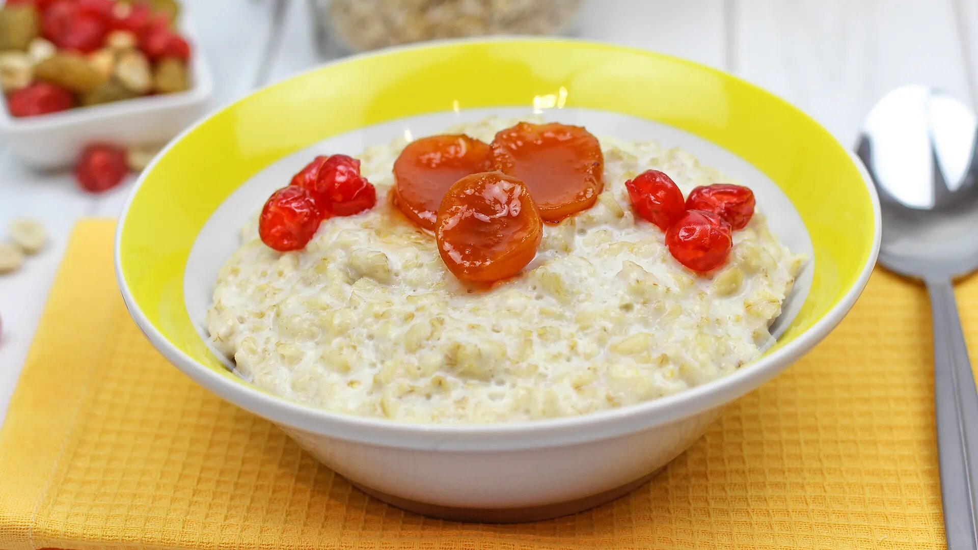 Овсянка каша. Овсяная каша. Овсяная каша на молоке геркулес. Рецепт приготовления овсяной каши. Овсяная каша.