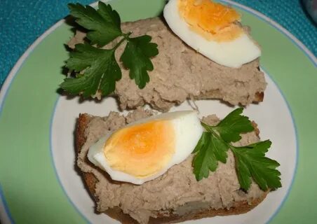 Куриная печень с яйцом