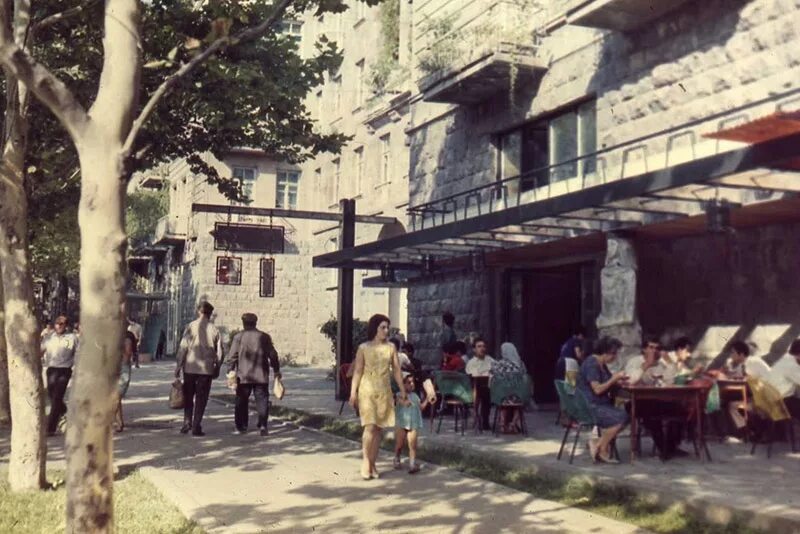 Советский ереван. Кафе Армении Ереван 80е. Ереван 80 годы. Ереван 1970 год. Ереван Армения 70е.