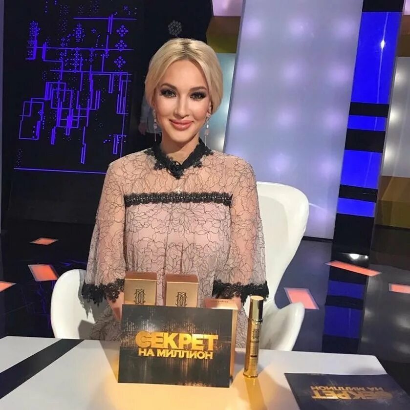 Программа леры. Лера кудрявцева. лера кудрявцева секрет на милион. наряды леры кудрявцевой секрет на миллион. лера кудрявцева одежда секрет на миллион.
