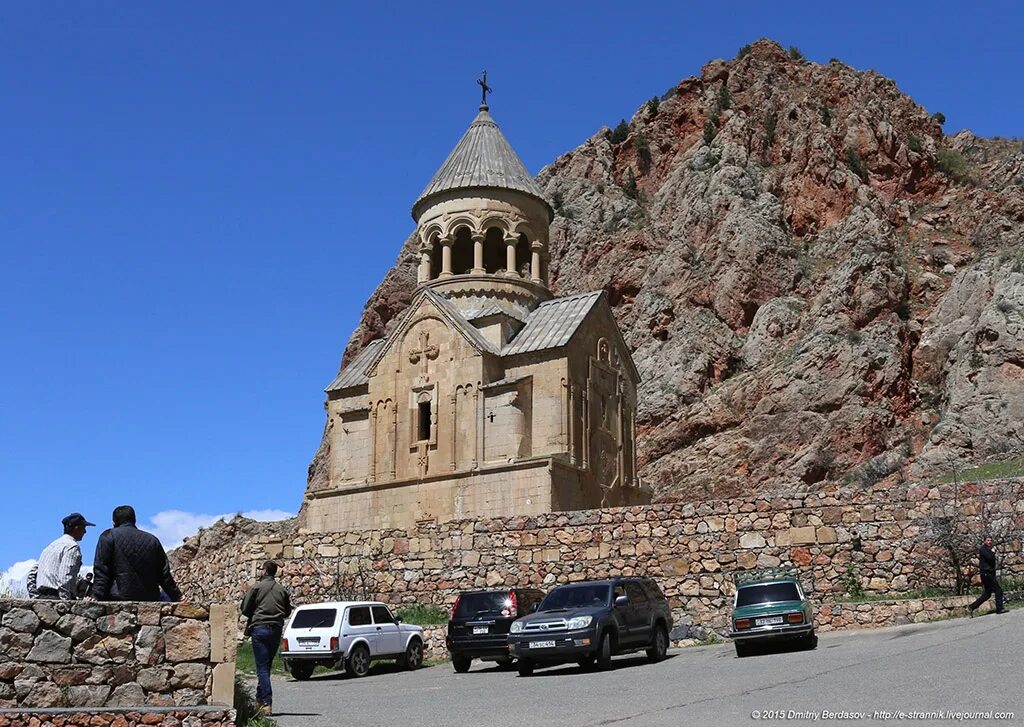 Храм св гаяне в эчмиадзине. Церковь в ереване григор лусаворич. Храм св рипсиме в эчмиадзине армения. Сколько армянских церквей. Церковь катогике, ереван.