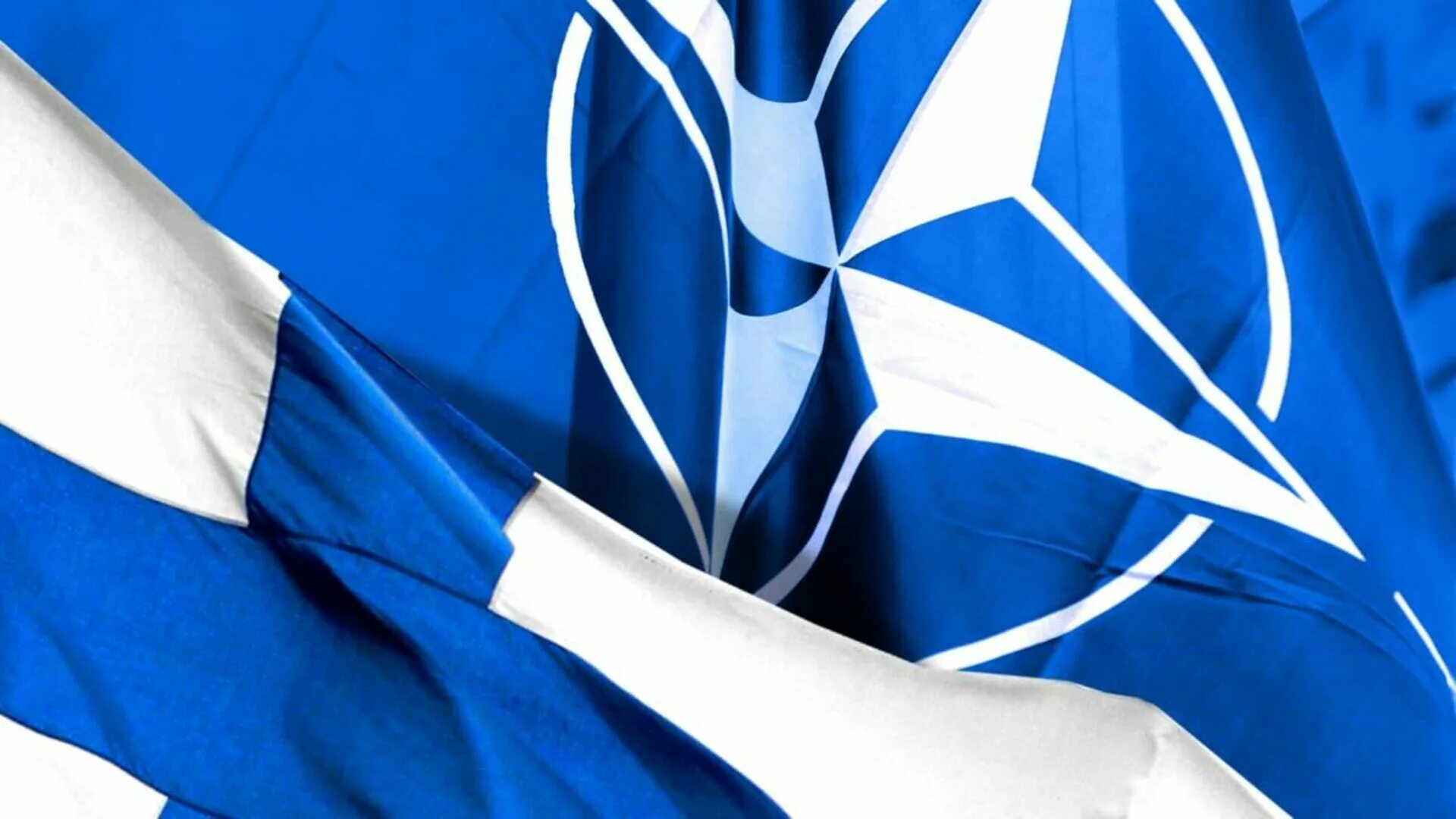 Флаг Финляндии и НАТО. Финляндия в НАТО. Финляндия вступила в НАТО. Финны в НАТО.
