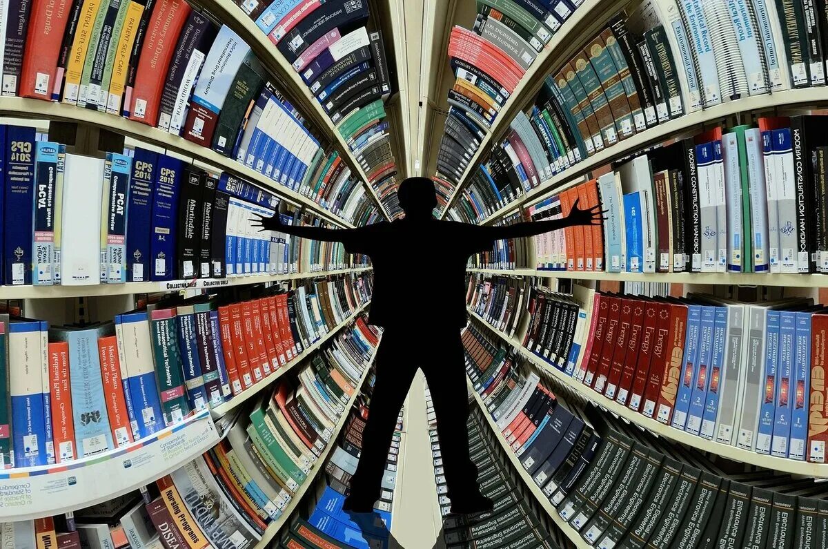 Информация через книгу. Много книг. Библиотечные полки. Библиотека картинки. Библиотечные книжки.