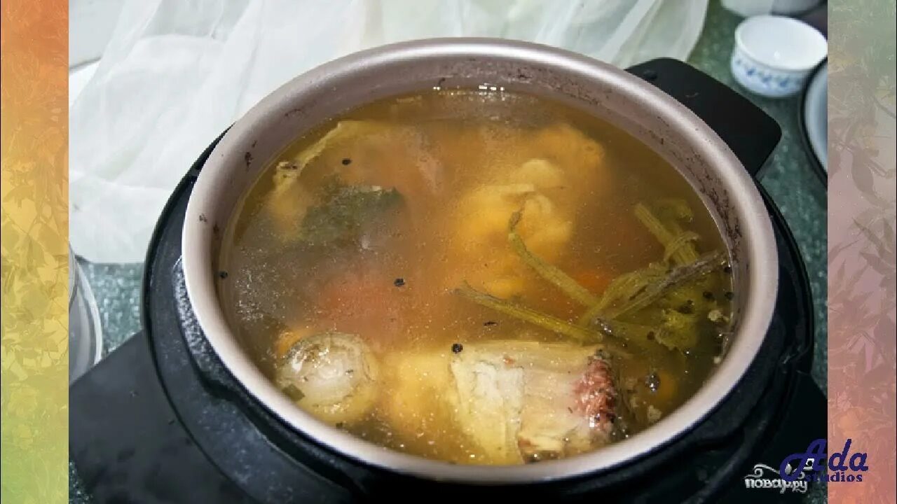 Бульон в мультиварке. Бульон в мультиварке. Прозрачный бульон из свинины. Суп из холодца. Куриный бульон в мультиварке.