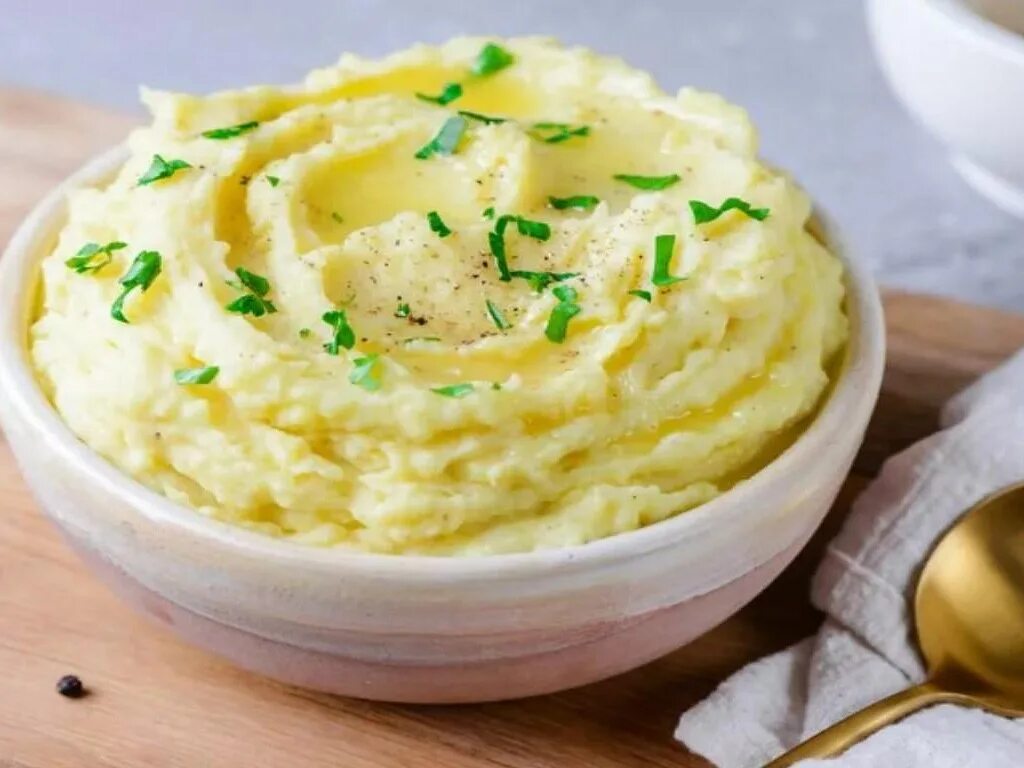 Как раньше называли пюре. Толченка для пюре. картофель пюре. вкусное картофельное пюре. толченая картошка.