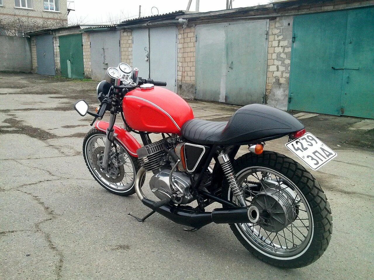 Планета тюнинг. ИЖ Планета 5 Cafe Racer. ИЖ Юпитер 5 Cafe Racer. Кастом мотоцикл ИЖ Юпитер 5. ИЖ Юпитер 5 кафе рейсер.