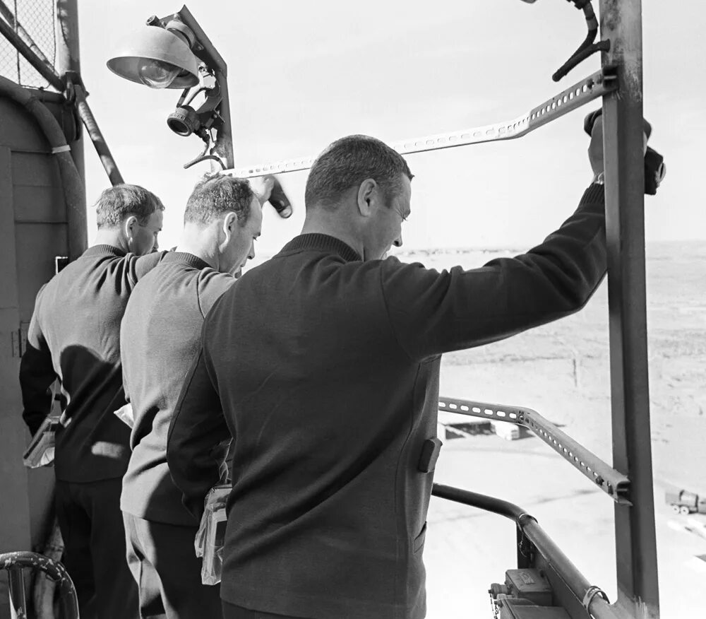 11 экипаж. Виктор иванович пацаев. Союз 11. Космонавты пацаев добровольский. Волков владислав николаевич космонавт.