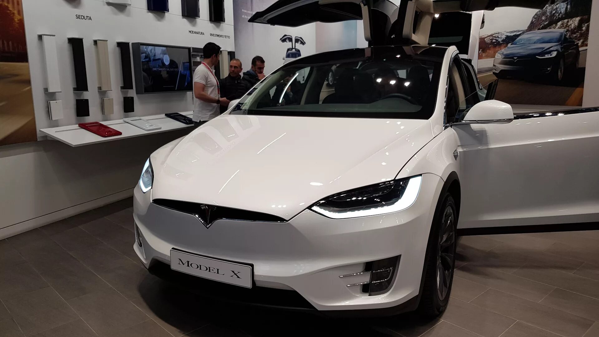 Тесла новая в россии. Тесла 2022-2023. Машина Tesla 2023. Тесла в рублях. Тесла машина 2022.