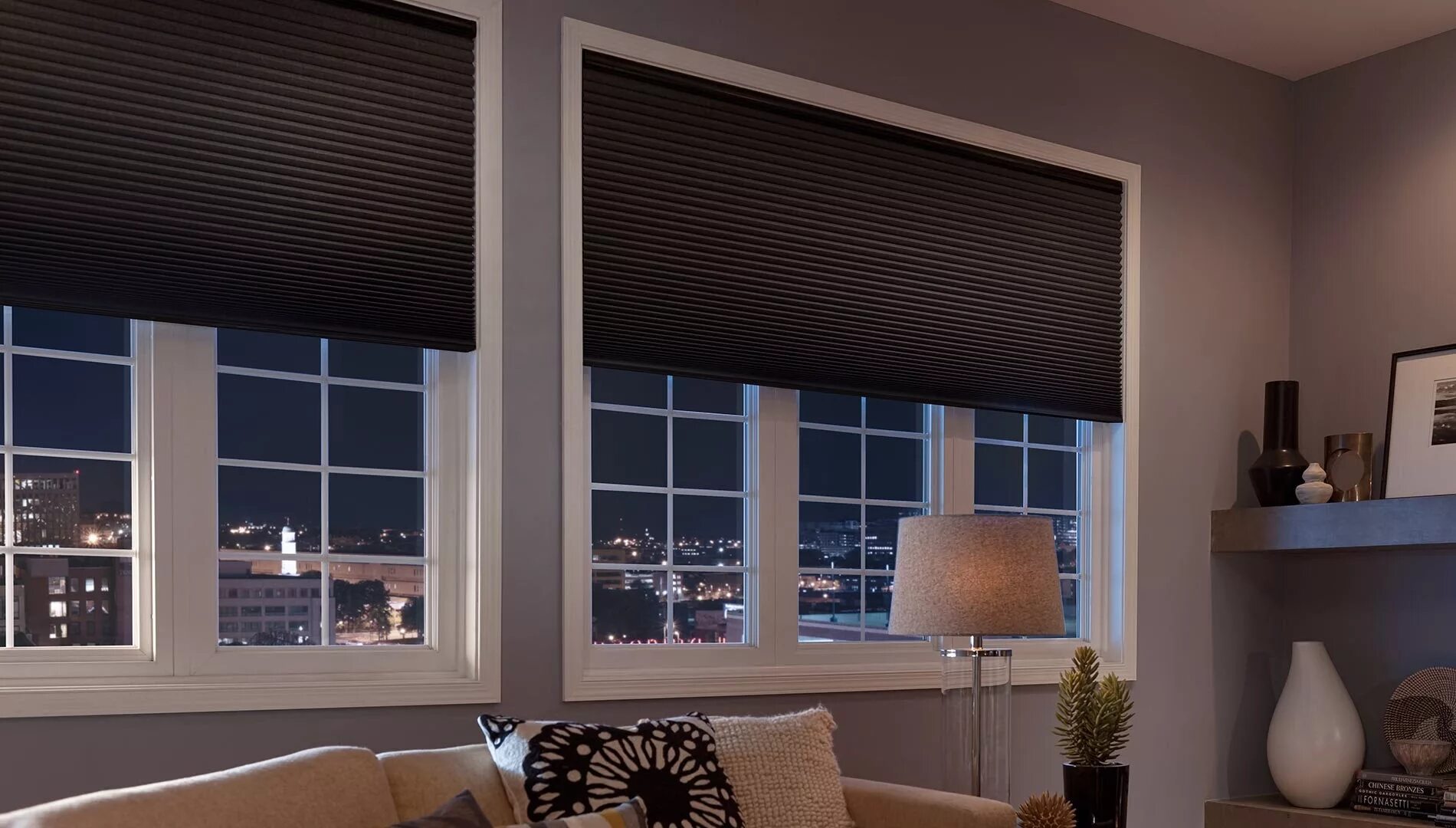 Плиссе Hunter Douglas. Римские шторы Blackout. Жалюзи рулонные Blackout. Плиссе жалюзи Blackout. Шторка жалюзи на окна