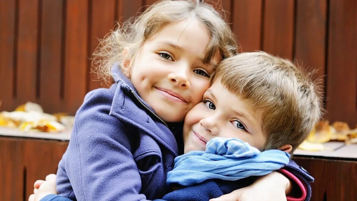 Разница между детьми 2 года плюсы и минусы. Лучшая разница в возрасте между детьми. Лучшая разница в возрасте между детьми. Лучшая разница в возрасте между детьми. Мама с 2 детьми.