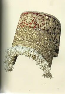 Старинные женские головные уборы 4 класс