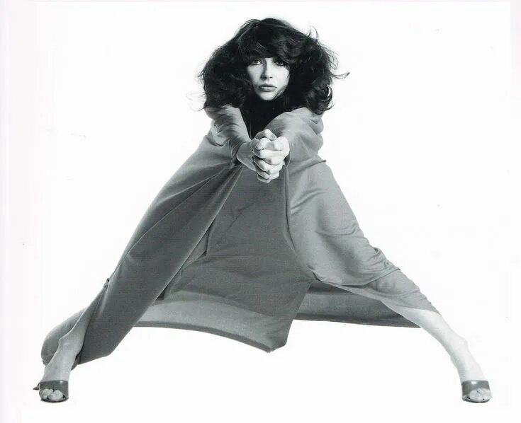 Песня кейт буш running up that hill. Кейт буш. kate bush 80s. kate bush певица. кейт буш в молодости.