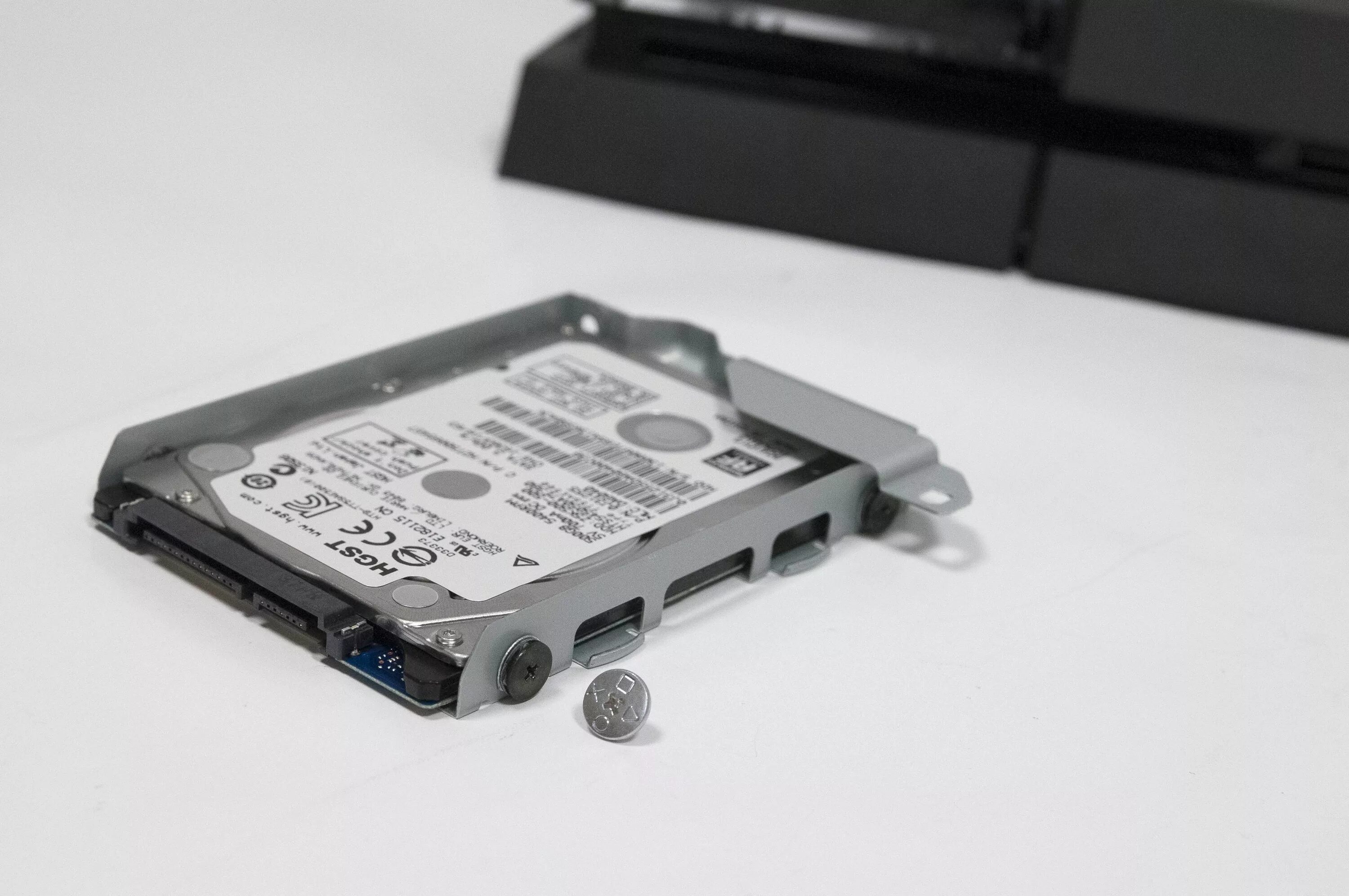 Hdd upgrade. Ps4 slim hdd. жесткий диск от плейстейшен 4. ps2 1tb hdd. салазки для hdd ps4 slim.