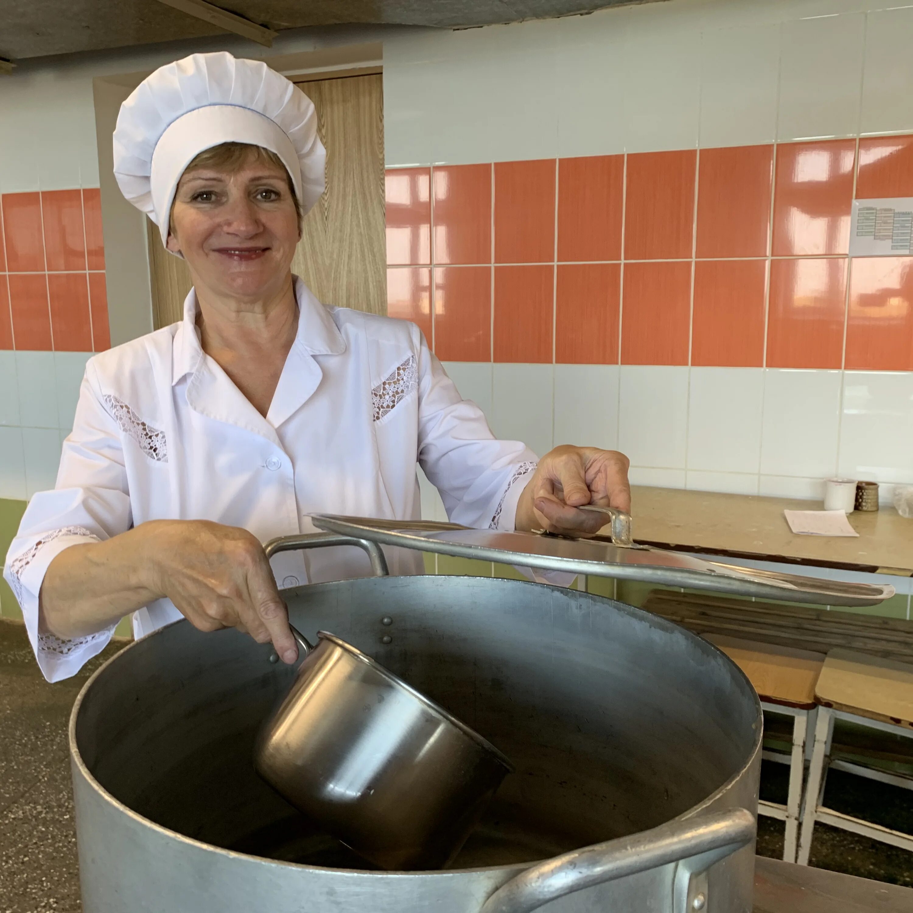 продавец консультант вкусвилл. вкусные вакансии. повар блинной. макдональдс персонал. оформление зала на конкурс лучших поваров.