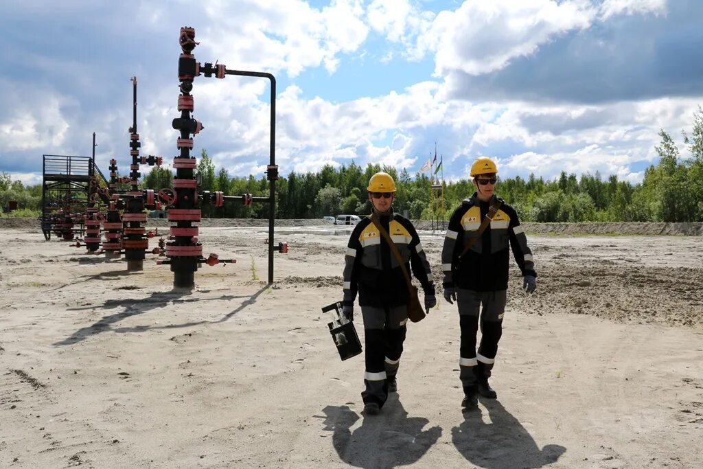 самотлорское месторождение роснефть. сургутский гпз сургутнефтегаз. нижневартовский газоперерабатывающий завод. дубровский юрий викторович русснефть. славнефть-мегионнефтегаз месторождения.