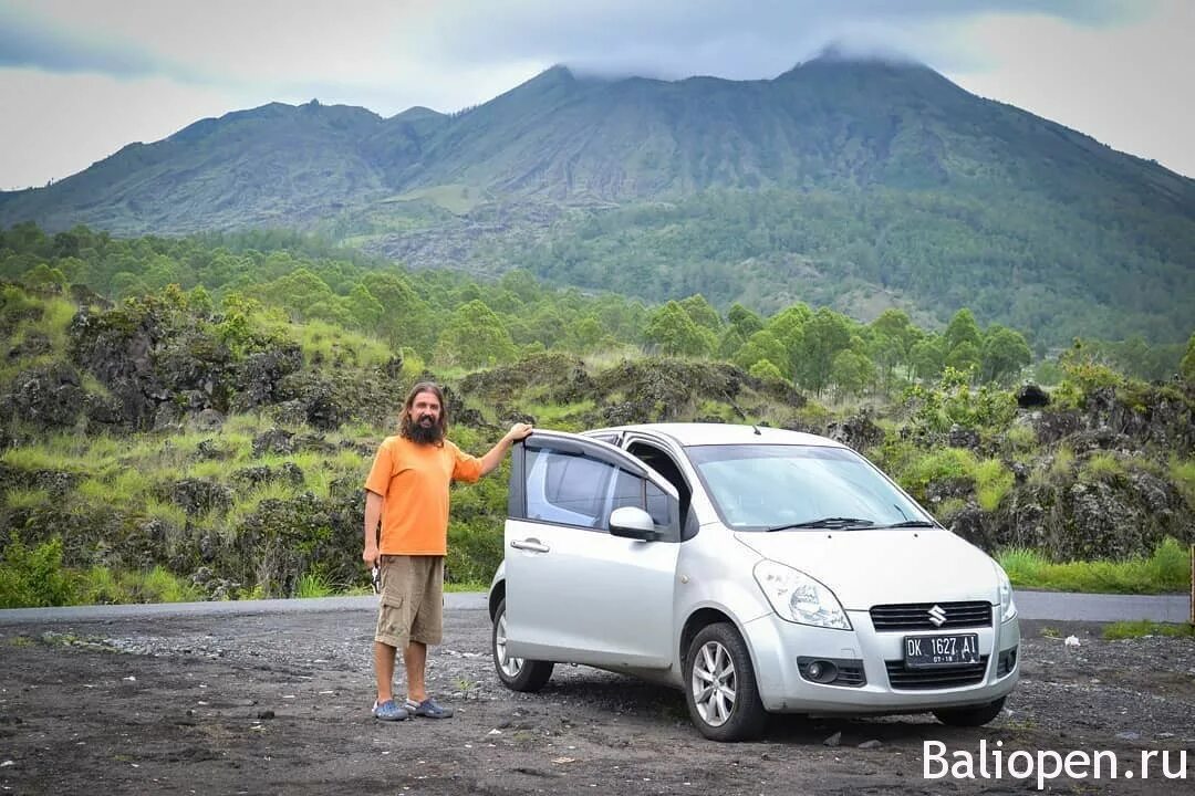 Автомобили на Бали. Машинки на Бали. Местные машины на Бали. Машины на Бали аренда. Авто бали