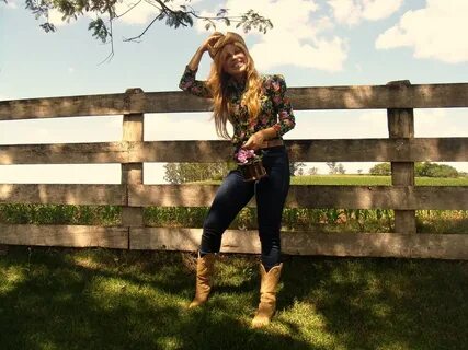 Aleya sun country girl
