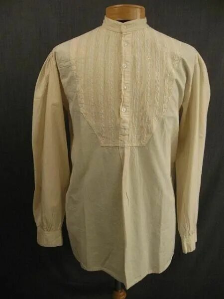 Мужская рубашка 18 век. Старинная рубашка. Шемиз 19 века мужская. Мужская ночная рубашка 17 век. Платье 19 века батистовая рубашка.