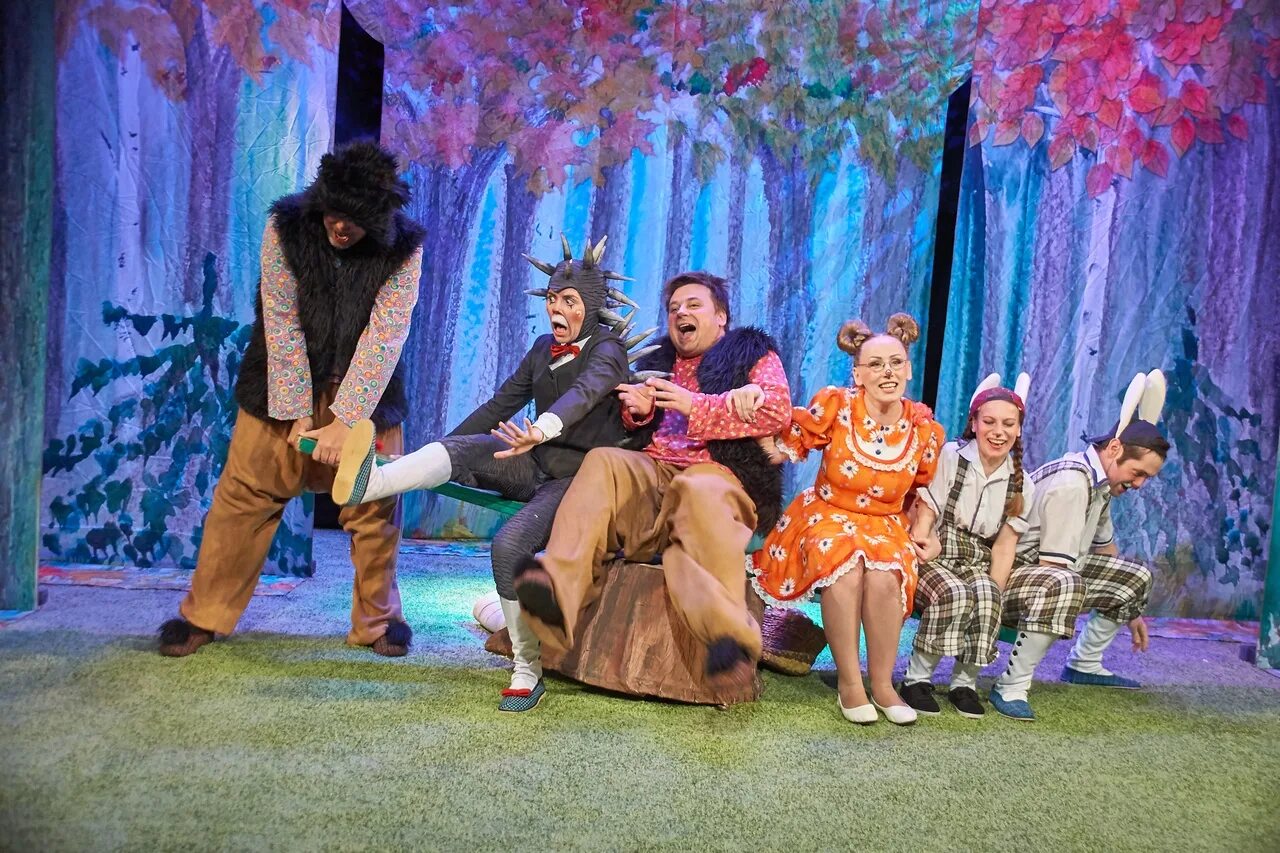 Театр для детей и молодежи новое здание череповец. Театр для детей и молодежи. Театр это волшебство. Посвящение в артисты. Царевна-лягушка спектакль театра драмы архангельск.