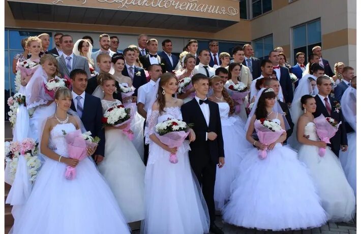 Дворец бракосочетания г курск. Кутузовский дворец бракосочетания. Дворец бракосочетания прокопьевск. Загс орджоникидзевского района екатеринбурга. Дворец бракосочетания в старом осколе.