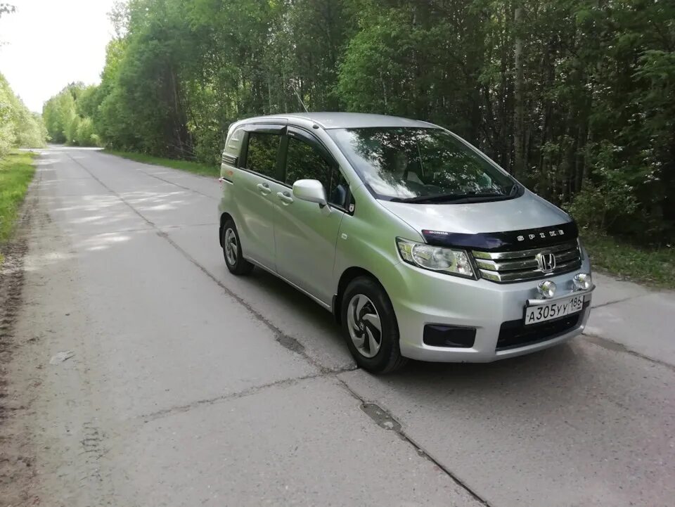 Honda spike купить. Honda freed Spike 4wd. Honda freed Spike 4 ВД. Honda freed 4wd. Honda freed Spike 2016 4wd.