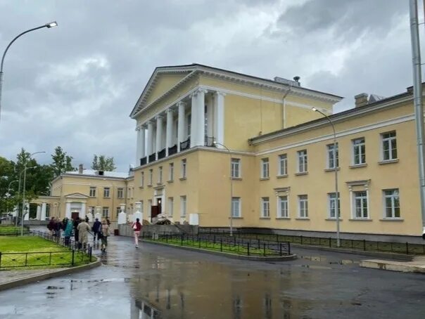 Школа 414 сергиево. Школа поселок володарского. Школа 414 москва. Школа 414 на электрозаводской. Школа в сергиево спб.