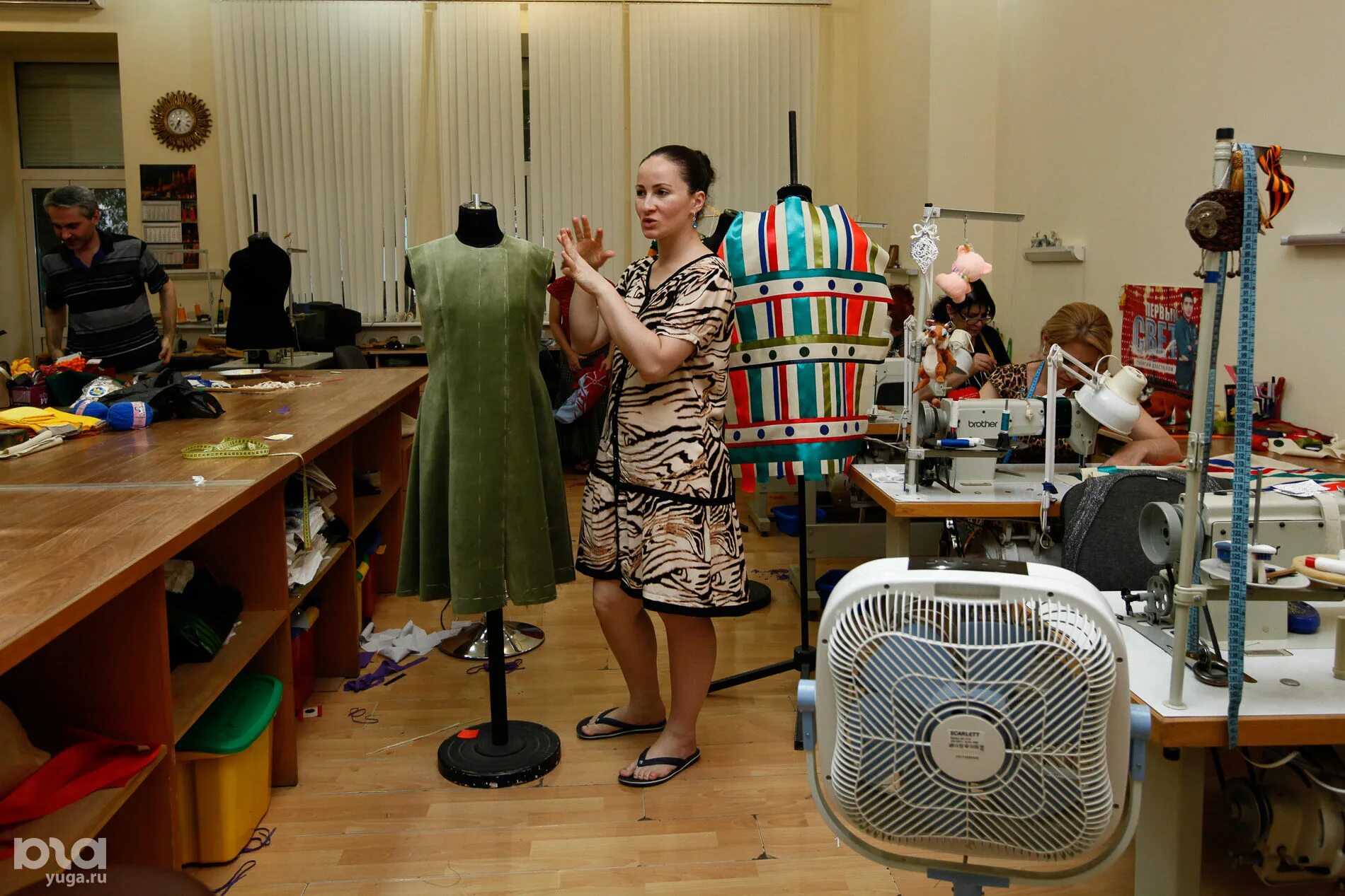 театральный сценический костюм. театральные профессии костюмер. театральный костюм. выставка сценических костюмов. пошив театральных костюмов.