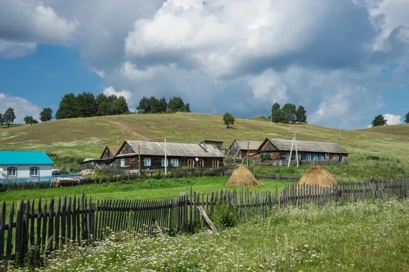 Село в башкирии. Деревня кага башкирия. башкирская швейцария село кага. сельская деревня башкирии. башкирские села в башкирии.