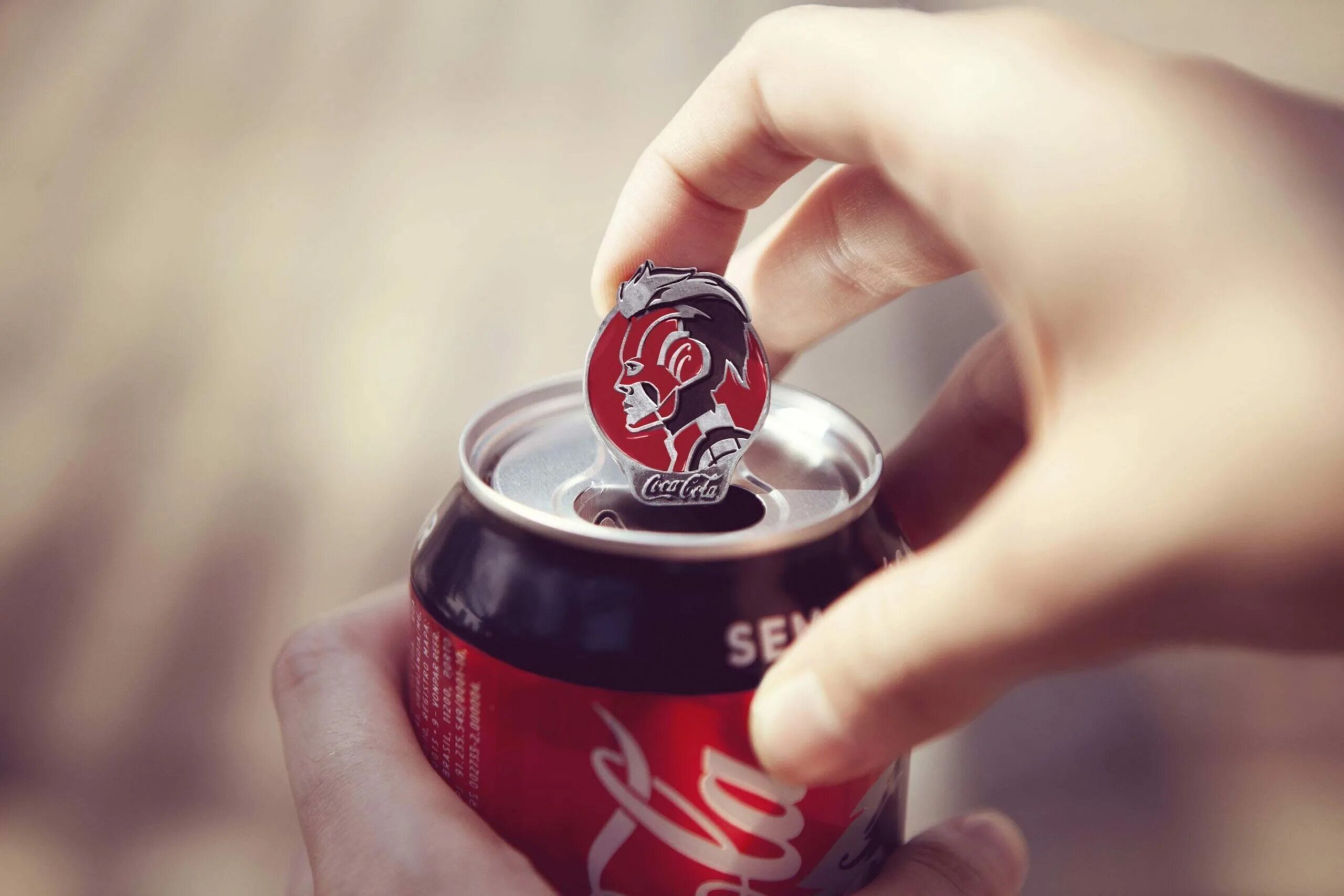 Perfect cola altego. Кока кола. крышка кока колы. coca cola крышка. пробка от колы.