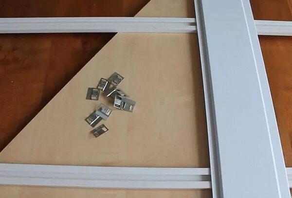 Направляющие панели для стен. Пластиковые панели пластик профиль кляммер. крепеж для панелей пвх. направляющие для крепления пластиковых панелей. направляющие для крепления пвх панелей.