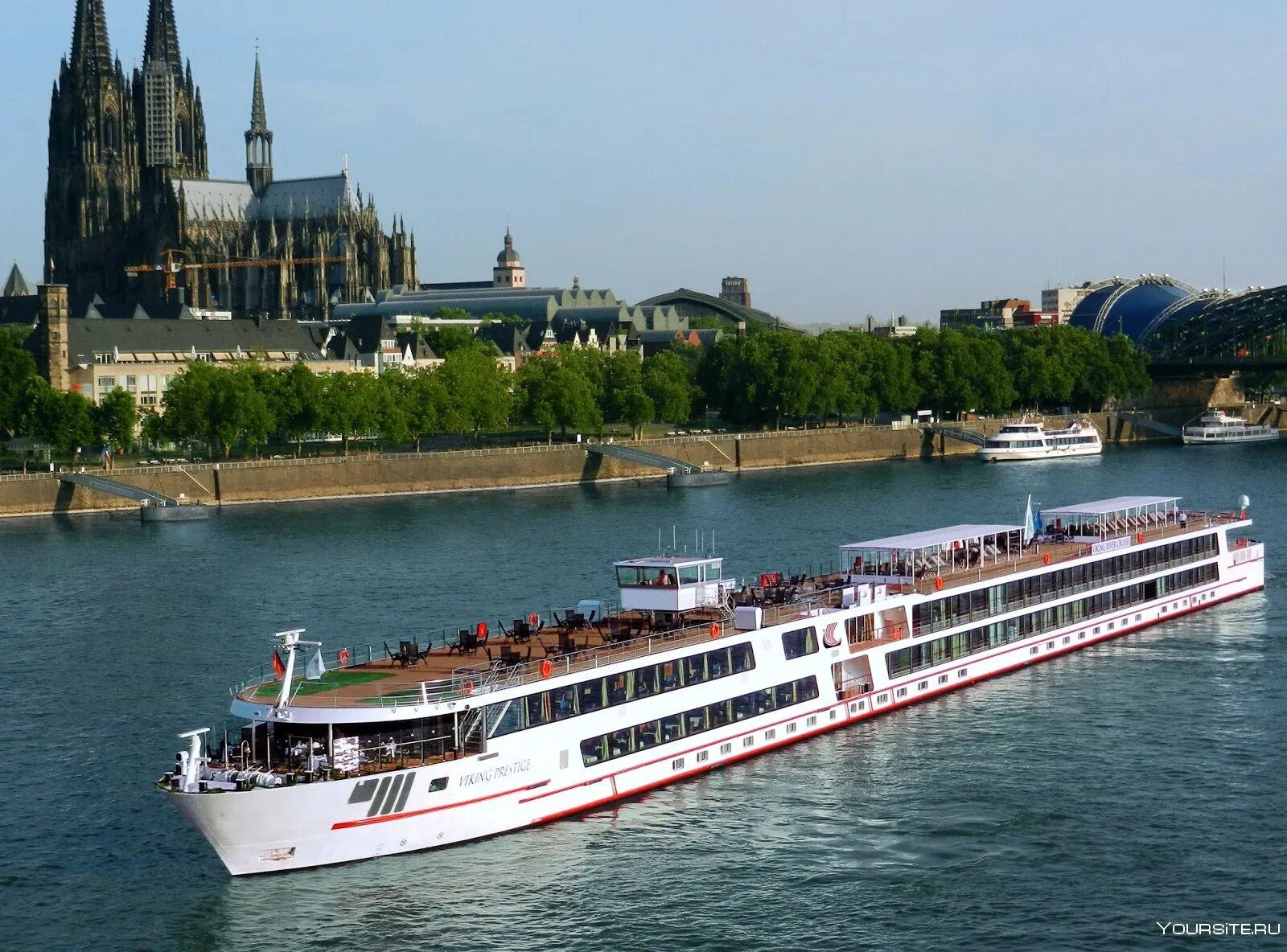 Круиз по сене. Круизный туризм. River cruise. Tui skylar river cruise boat. Chao phraya princess cruise.
