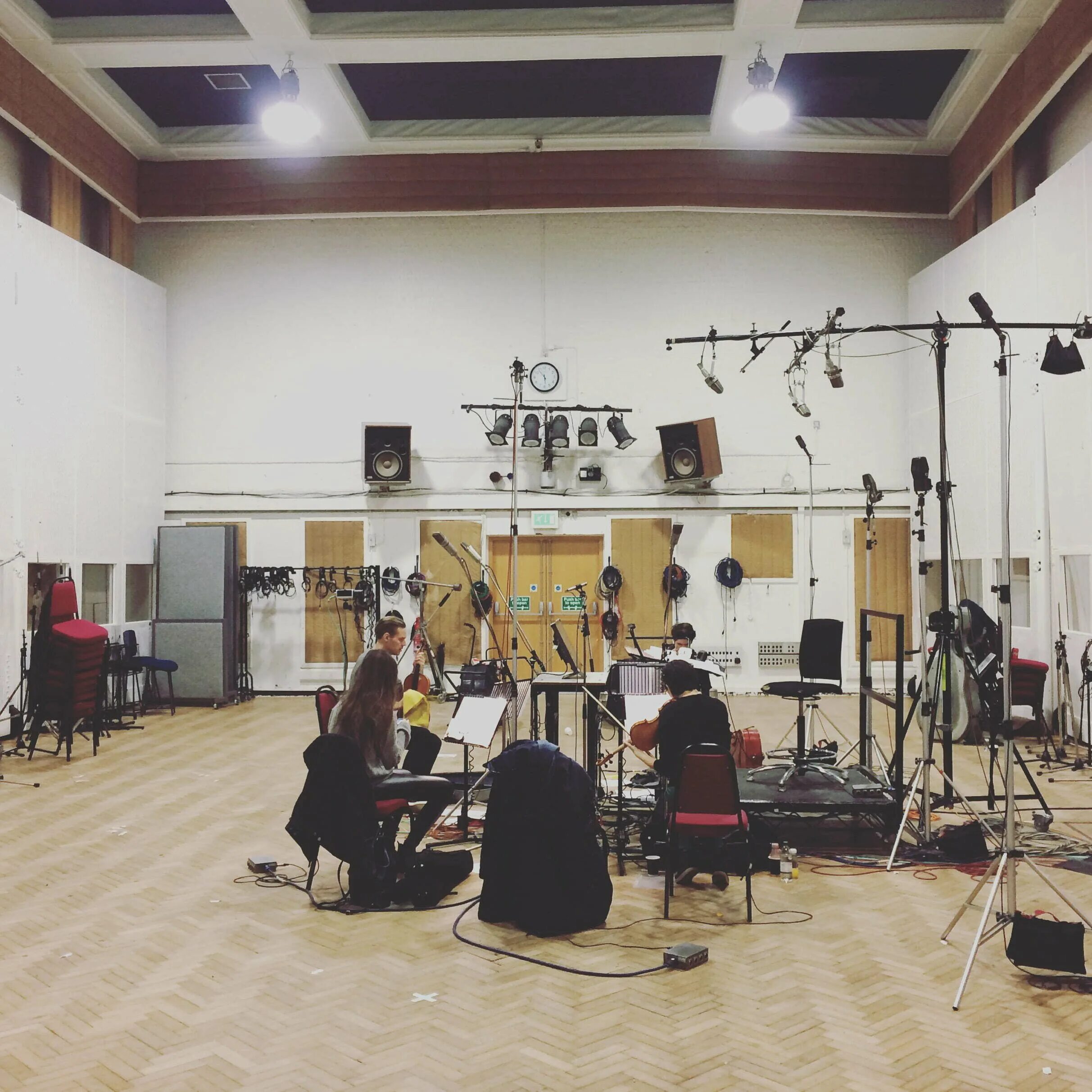 Road studio. Эбби роуд студия. Студия звукозаписи Abbey Road. Abbey Road Studio 2. EMI Abbey Road.