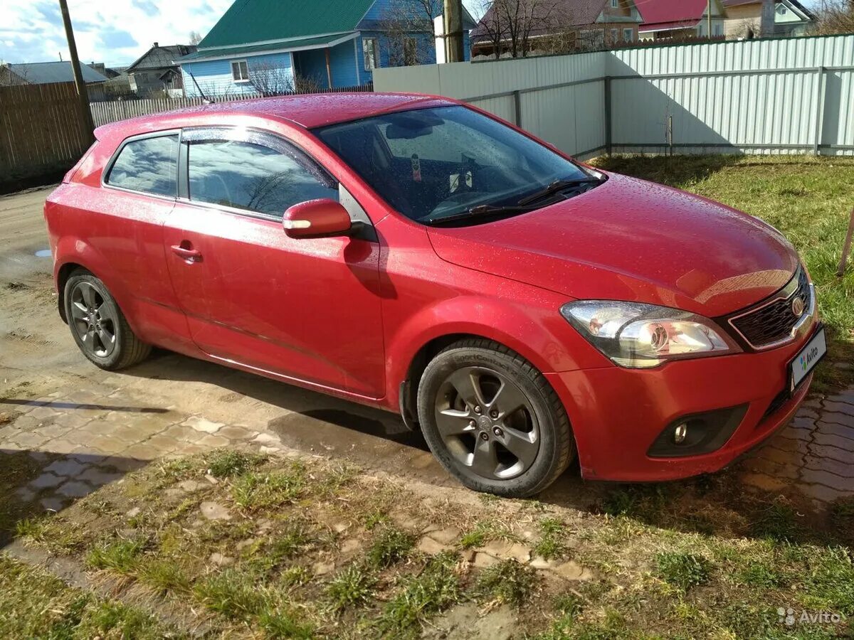 Сид 2011 хэтчбек. Kia Ceed 2011 красная. Kia Ceed 2011 хэтчбек красный. Kia Ceed 2011 купе. Kia Ceed 2011 купе красная.