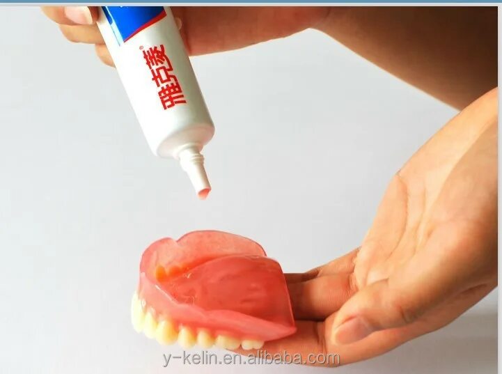 Чем можно приклеить зуб. Клей для протезов. Клей для пластмассовых протезов. Клей для склейки зубных протезов.