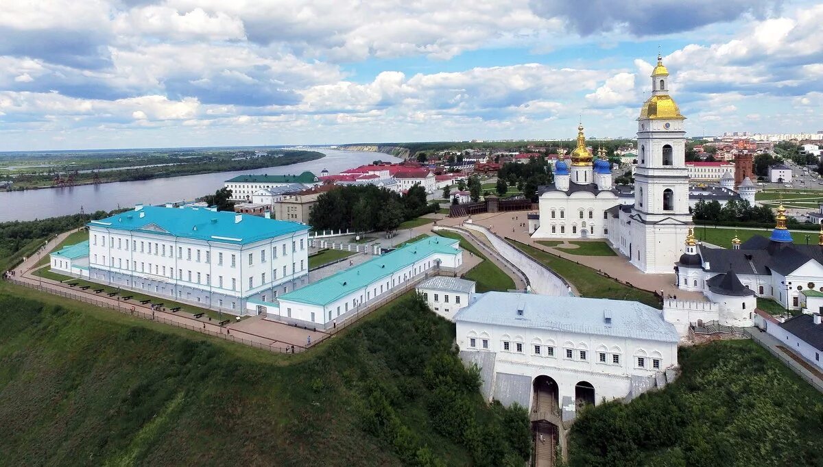 Тобольский кремль. Тобольский Кремль Тобольск. Тобольский Кремль Тюмень. Музей в Тобольске Тобольский Кремль. Белокаменный Тобольский Кремль.