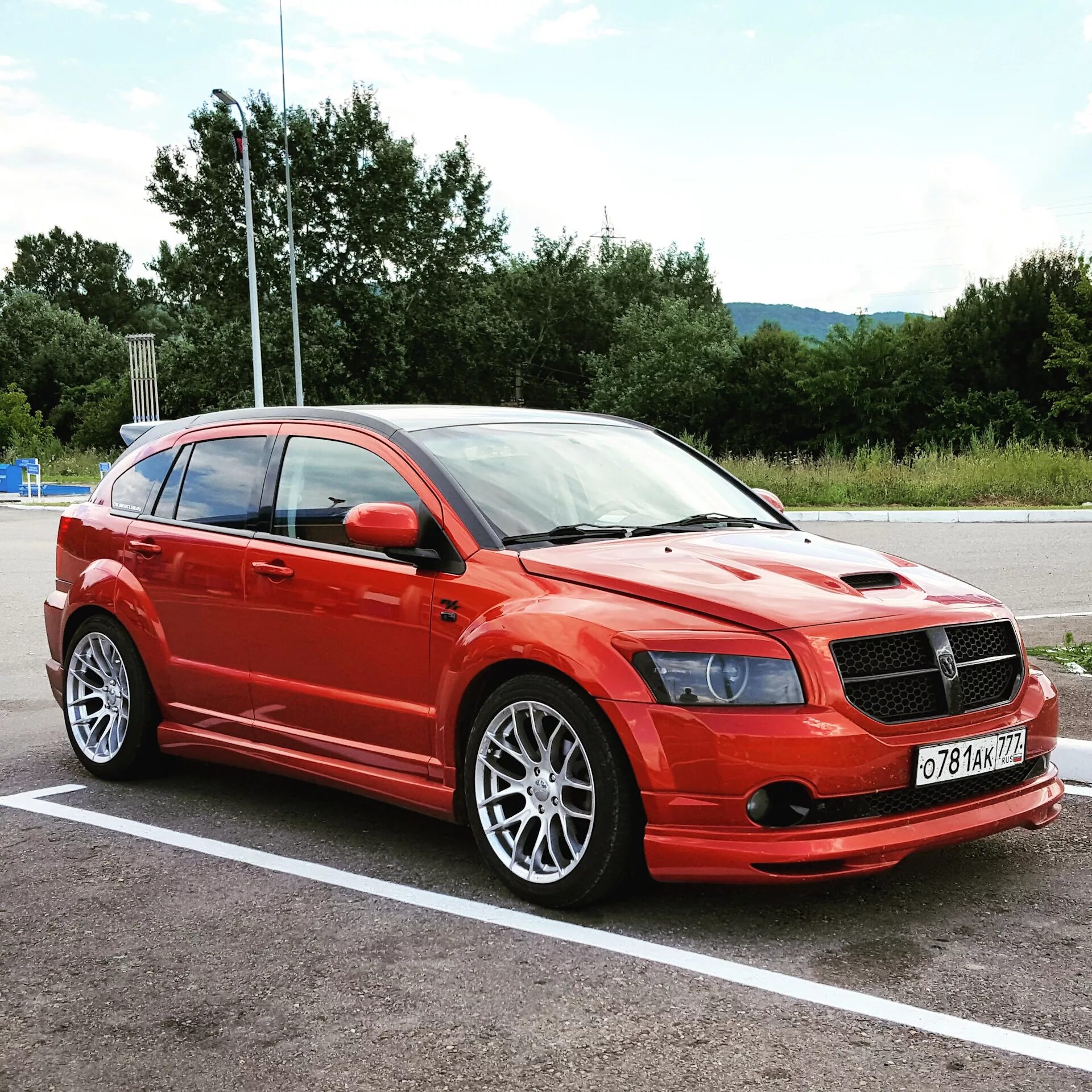 Dodge caliber купить. Додж Калибер. Dodge Caliber 2007 Tuning. Dodge Caliber x5. Додж Калибр тюнингованный.