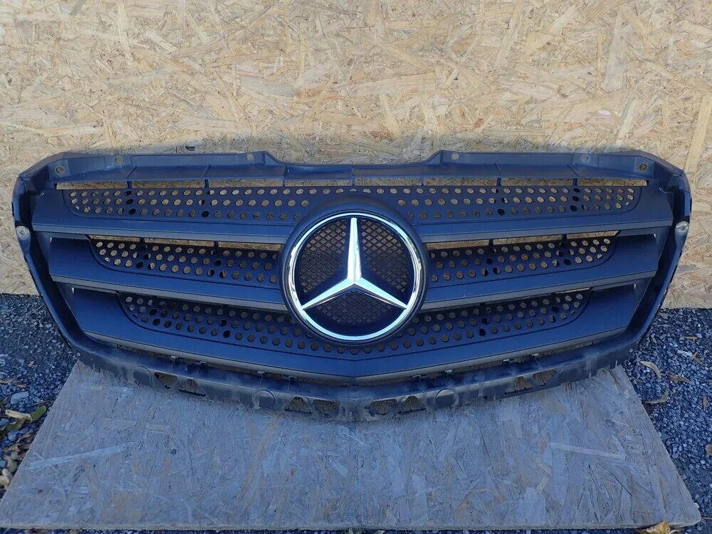 Решетка радиатора мерседес спринтер 903. A9018800085 аналоги. Решетка радиатора спринтер. Решетка радиатора мерседес спринтер 906. Решетка радиатора мерседес спринтер классик.