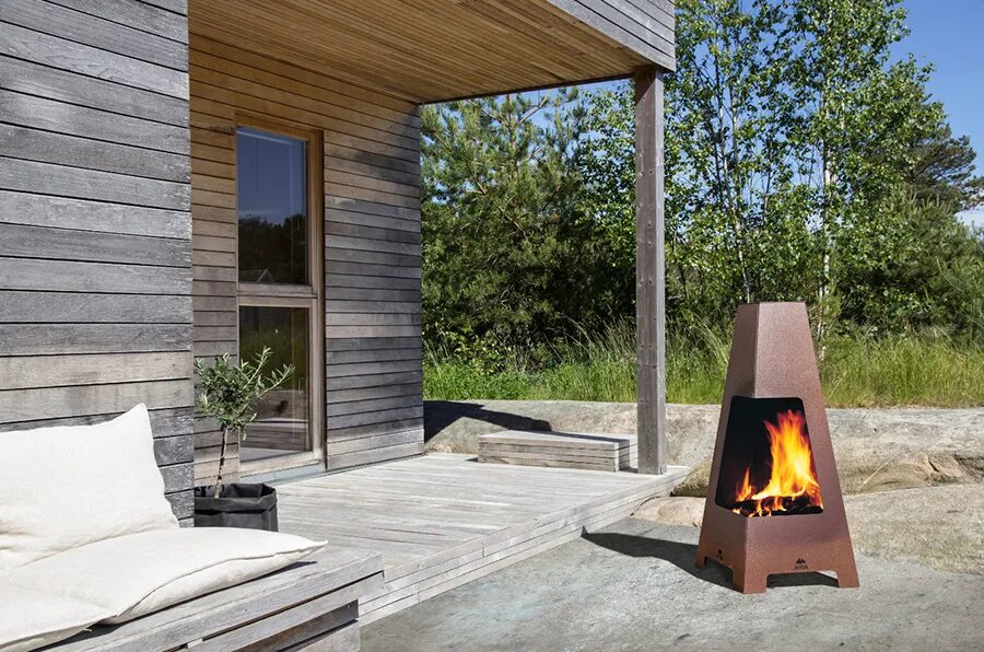 Уличный камин для дачи. Уличный камин jotul. Печи камины садовый. Печи камины садовый. Садовый камин.