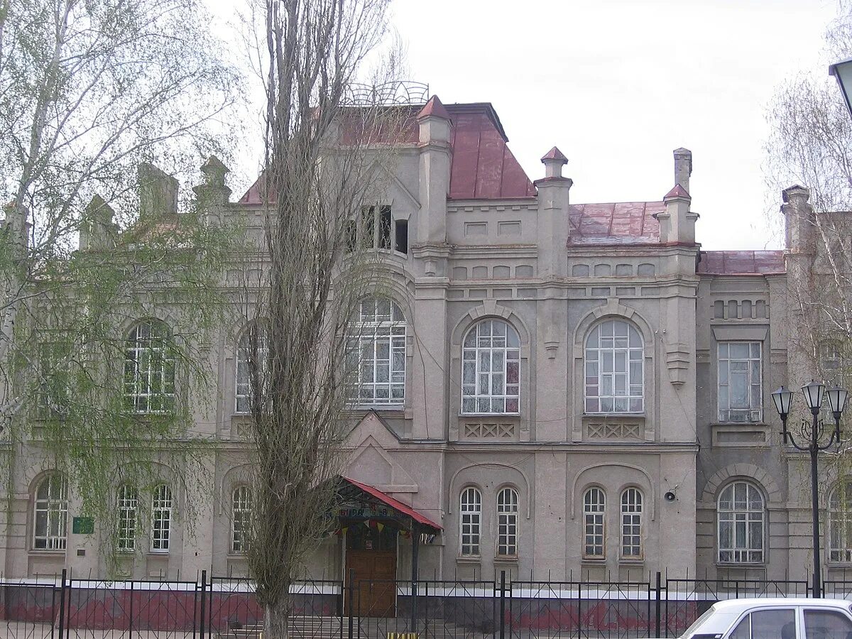 Город грайворон школа энгельса. Женская гимназия грайворон. Город грайворон школа энгельса. Дом купца дмитренко грайворон. Грайворонская сош.