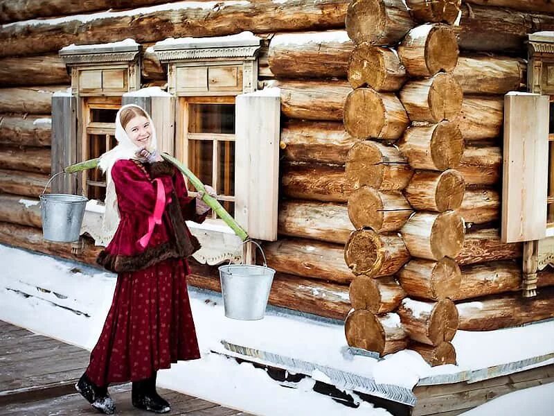 Большая семья. Деревенские домашние русский разговором. Девушка из деревни. Хозяйка в избе. Пара в деревне.