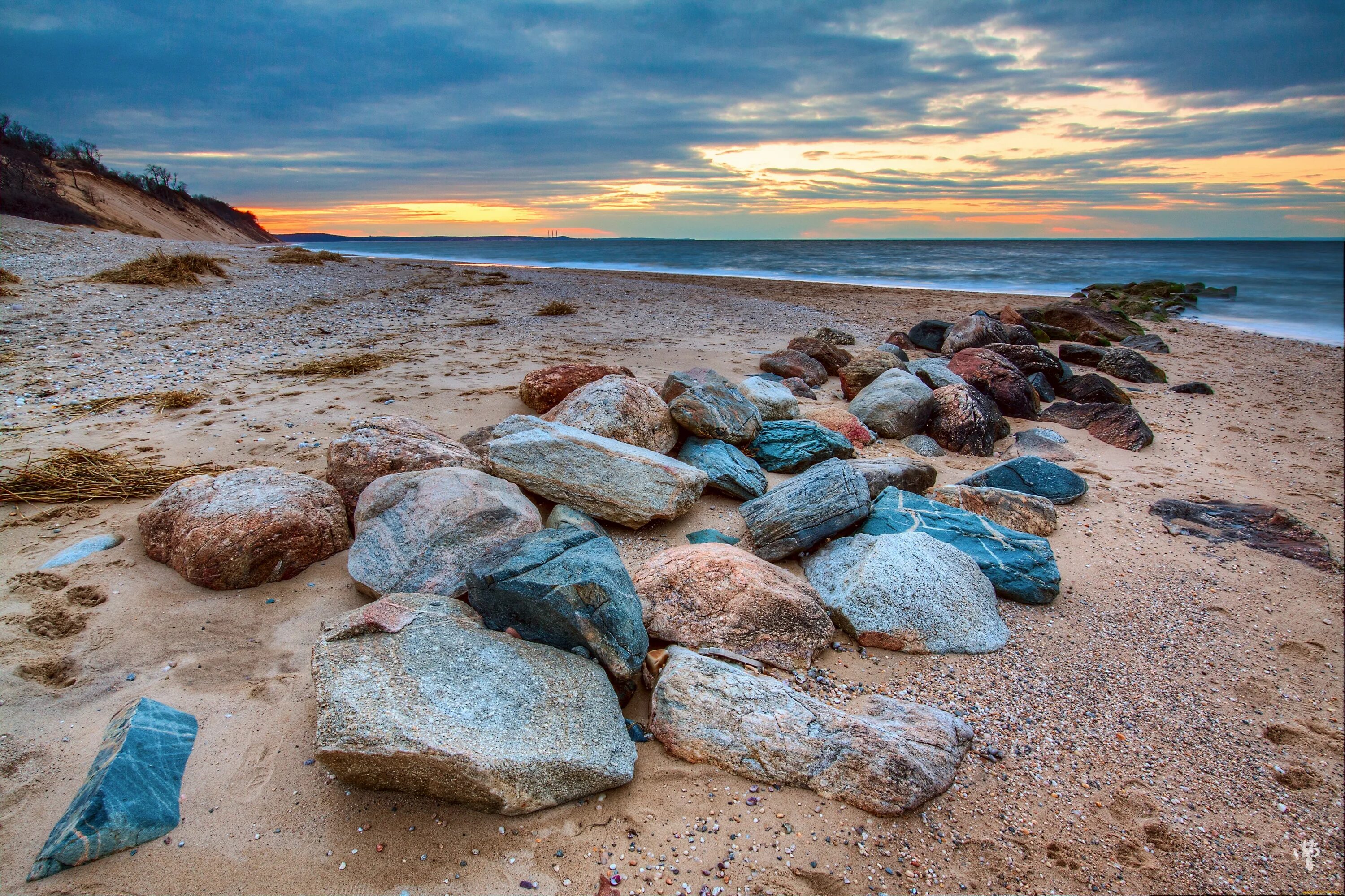 Stone photo. Море камни. Камни на берегу моря. Камни на пляже. Красивый каменный пляж.