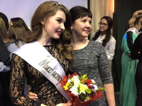 Мисс симпатия. Медаль мисс зрительских симпатий. Мисс зрительских симпатий 2017. Организаторы конкурса ты уникальная. Мисс екатеринбург 2005.