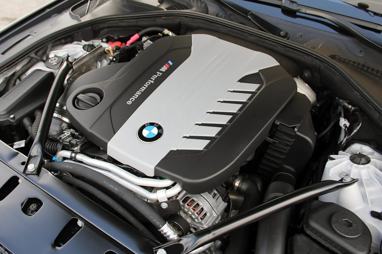 Мотор бмв f10. Bmw f10 n57. bmw 550d двигатель. мотор bmw f10. бмв f10 3,5 мотор.