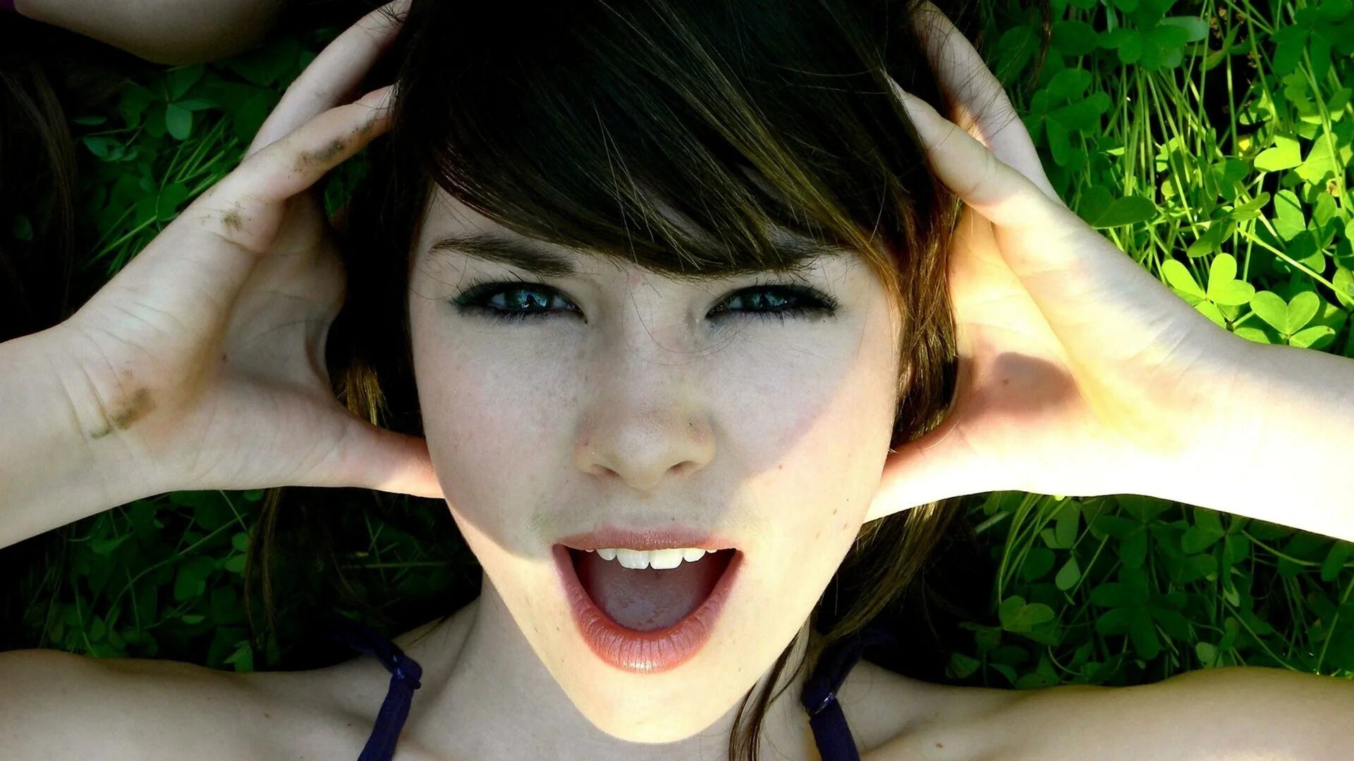 Skinny swallow. Skinny swallow. Tongue девочка 14. Открытый рот 18. Annablossom онлифанс.
