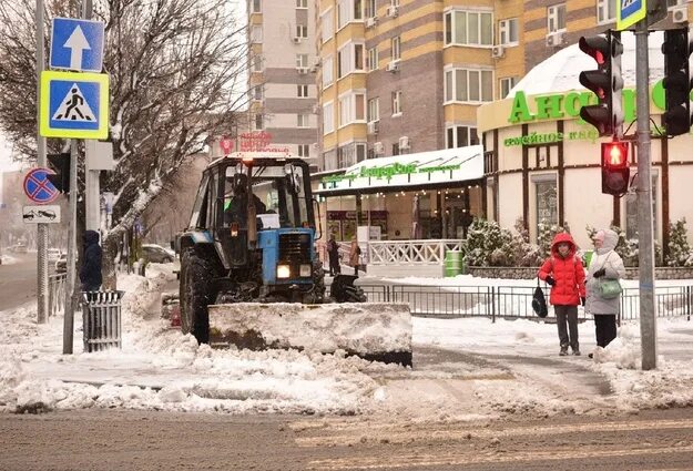 Уборка снега Тюмень. Тюмень уборка снега 2022. Табличка уборка снега. Уборка снега в Тюмени 2023.