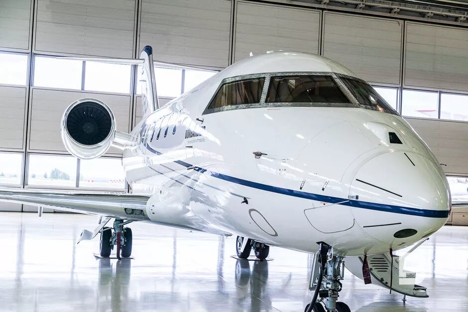 Challenger 650. Бомбардье 650 самолет. Тулпар Аэро групп Hawker 750. Bombardier Challenger 650 ТТХ. Aero group